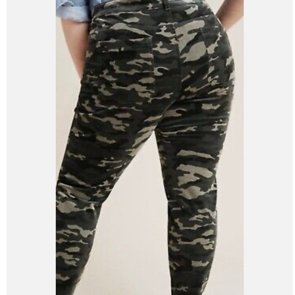 Anthropologie Pilcro & the Letterpress High Rise Camo Velvet Skinny Pants - Picture 2 of 12